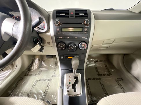 Used 2010 Toyota Corolla LE FWD image 25