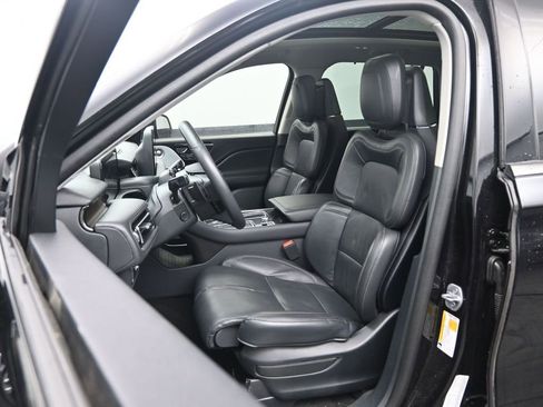 Used 2025 Lincoln Aviator Reserve w/ Equipment Group 201A image 27