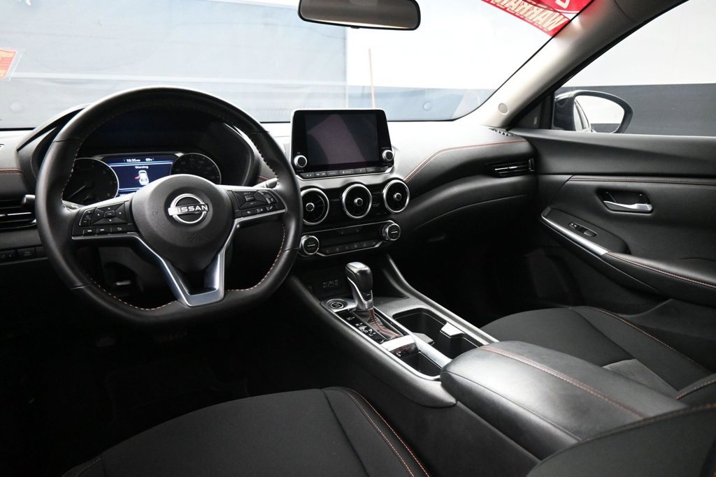 Used 2025 Nissan Sentra SR w/ Midnight Edition FWD image 9