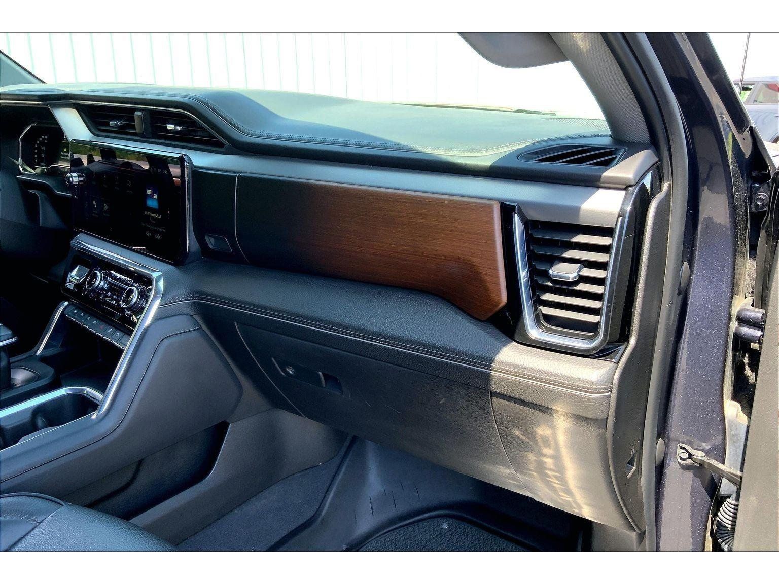 Used 2024 GMC Sierra 1500 Denali AWD/4WD image 15
