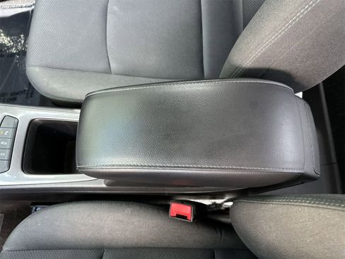 Used 2019 Chevrolet Cruze LT w/ Convenience Package image 16