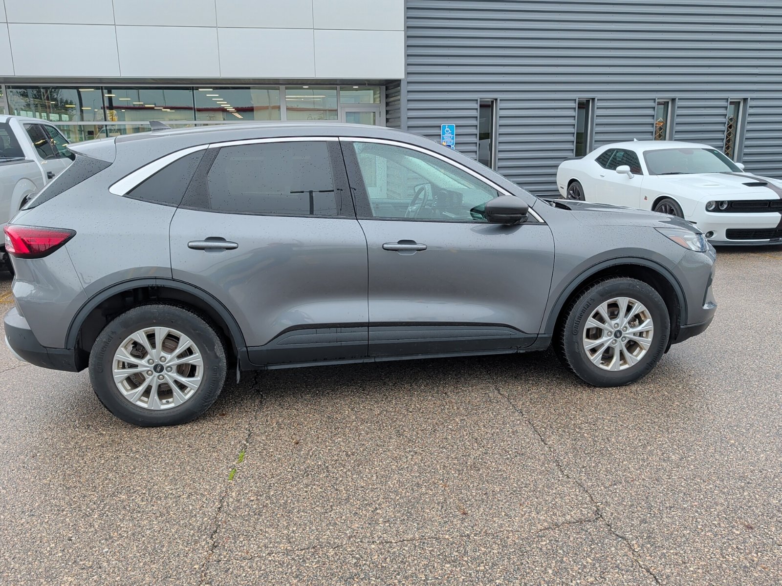 Used 2023 Ford Escape Active w/ Tech Pack #1 AWD/4WD image 6