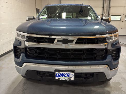 Used 2024 Chevrolet Silverado 1500 LT AWD/4WD image 8
