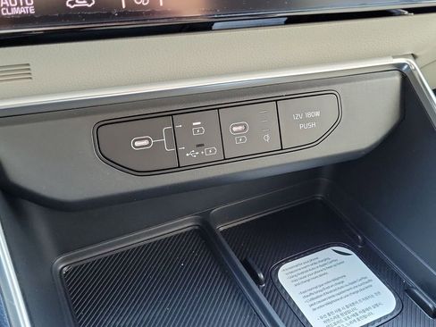 New 2026 Kia Carnival EX FWD image 34