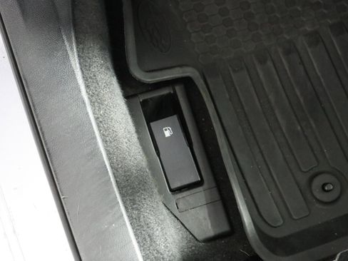 Used 2019 Subaru Crosstrek 2.0i image 35