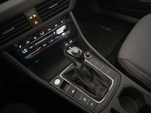 New 2026 Volkswagen Jetta SE FWD image 23