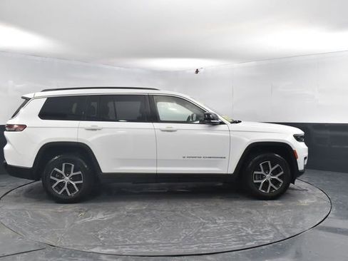 Used 2024 Jeep Grand Cherokee L Limited w/ Luxury Tech Group II image 11