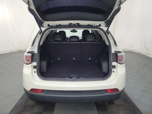 Used 2019 Jeep Compass Latitude AWD/4WD image 29