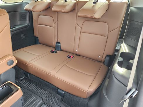 New 2026 Nissan Pathfinder Platinum image 20