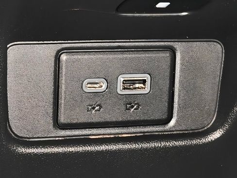 Used 2022 Cadillac XT6 Premium Luxury w/ LPO, Floor Liner Package AWD/4WD image 33