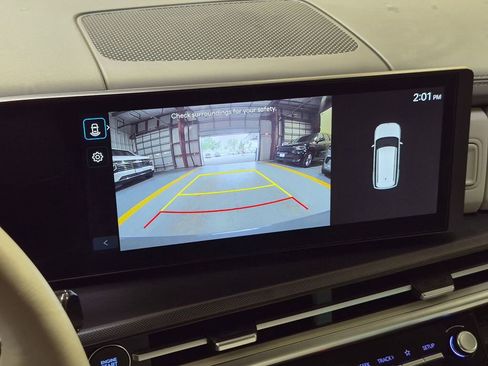 Used 2025 Hyundai Santa Fe SEL image 19