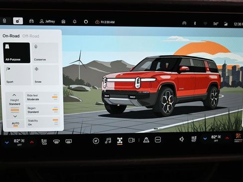 Used 2024 Rivian R1S Adventure AWD/4WD image 13