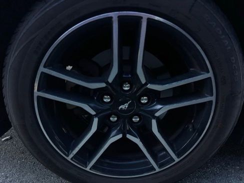 Used 2018 Ford Mustang Premium image 5