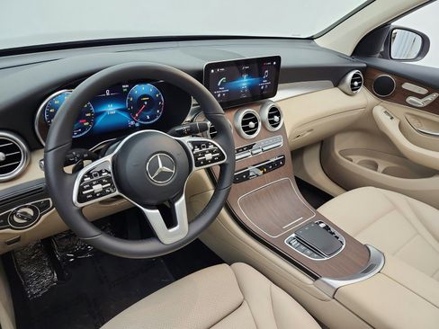 Used 2022 Mercedes-Benz GLC 300 image 9