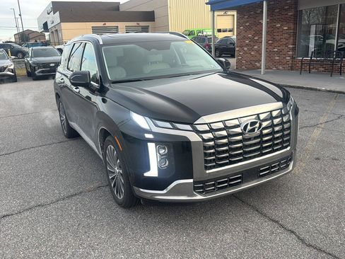 Used 2025 Hyundai Palisade Calligraphy image 1