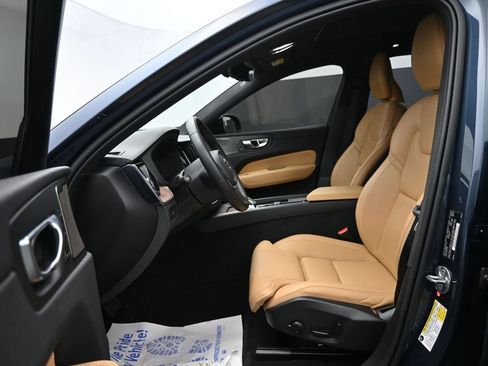 Certified 2024 Volvo XC60 B5 Ultimate AWD/4WD image 11