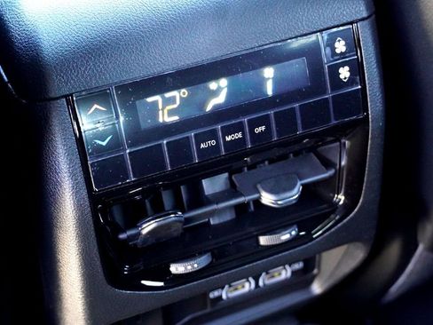 New 2025 Jeep Grand Cherokee L Altitude image 27