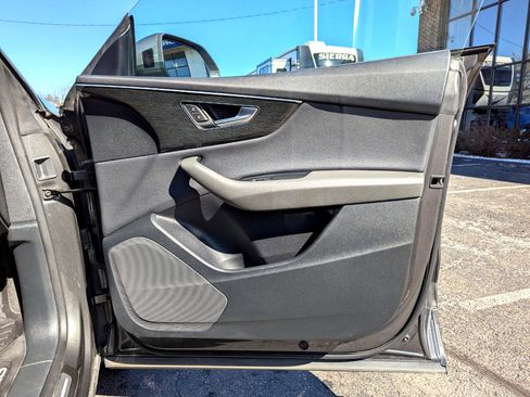 Used 2019 Audi Q8 Premium image 29