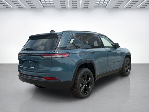 New 2026 Jeep Grand Cherokee Limited AWD/4WD image 3