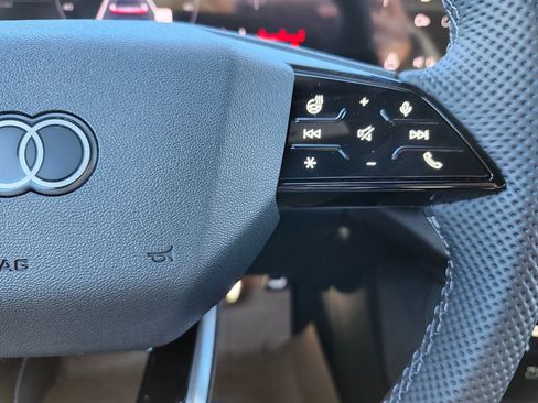 New 2025 Audi SQ5 Prestige image 14