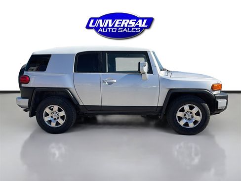 Used 2007 Toyota FJ Cruiser 2WD image 8