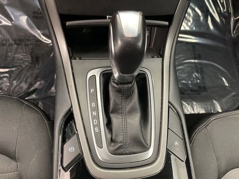 Used 2018 Ford Edge SE image 13