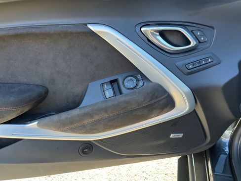 Used 2017 Chevrolet Camaro ZL1 image 19