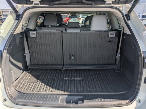 Used 2020 Toyota Highlander Limited image 12