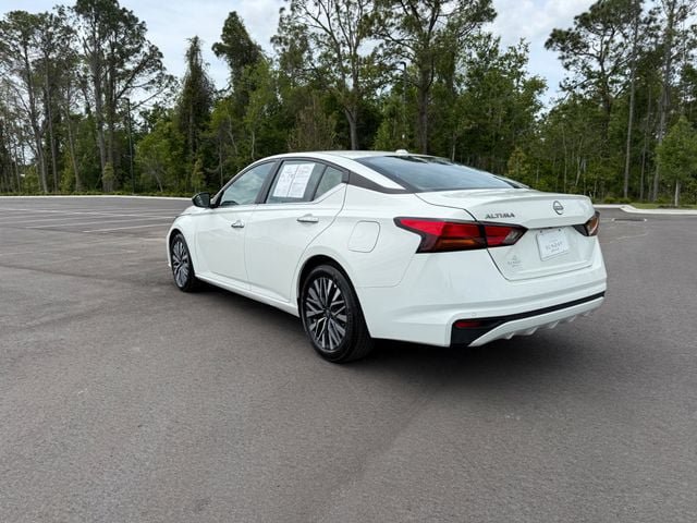 Used 2025 Nissan Altima 2.5 SV FWD image 3