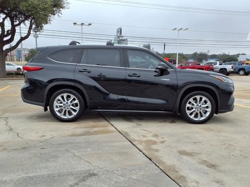 Used 2020 Toyota Highlander Limited image 4