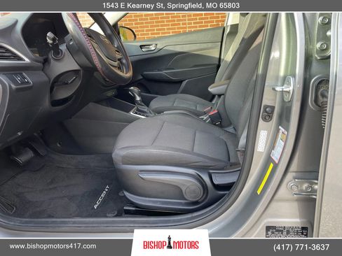 Used 2022 Hyundai Accent SEL image 15