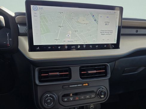 New 2025 Ford Maverick Lariat image 2