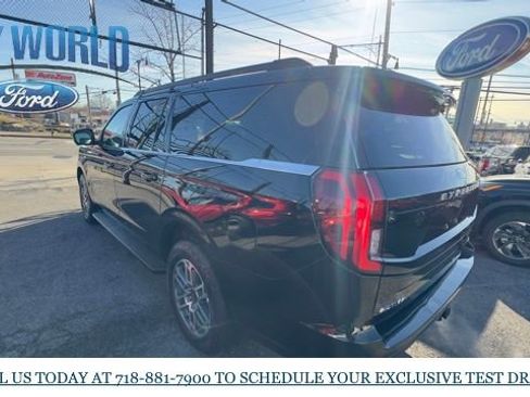 Used 2025 Ford Expedition Max Active image 3
