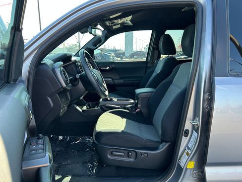 Certified 2020 Toyota Tacoma TRD Off-Road image 11