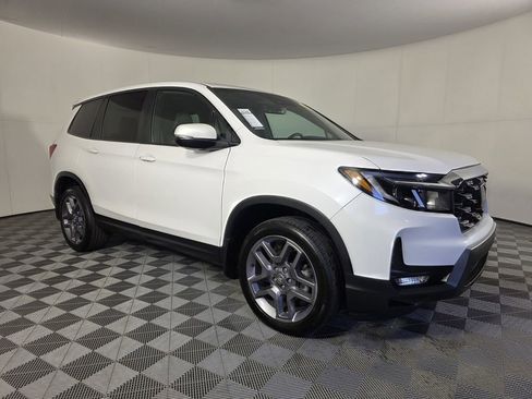Used 2023 Honda Passport EX-L image 2