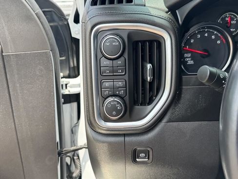 Used 2021 Chevrolet Silverado 1500 RST AWD/4WD image 22