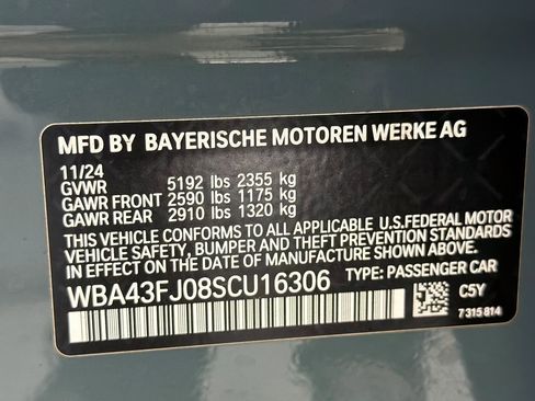 Used 2025 BMW 530i w/ Premium Package RWD image 21