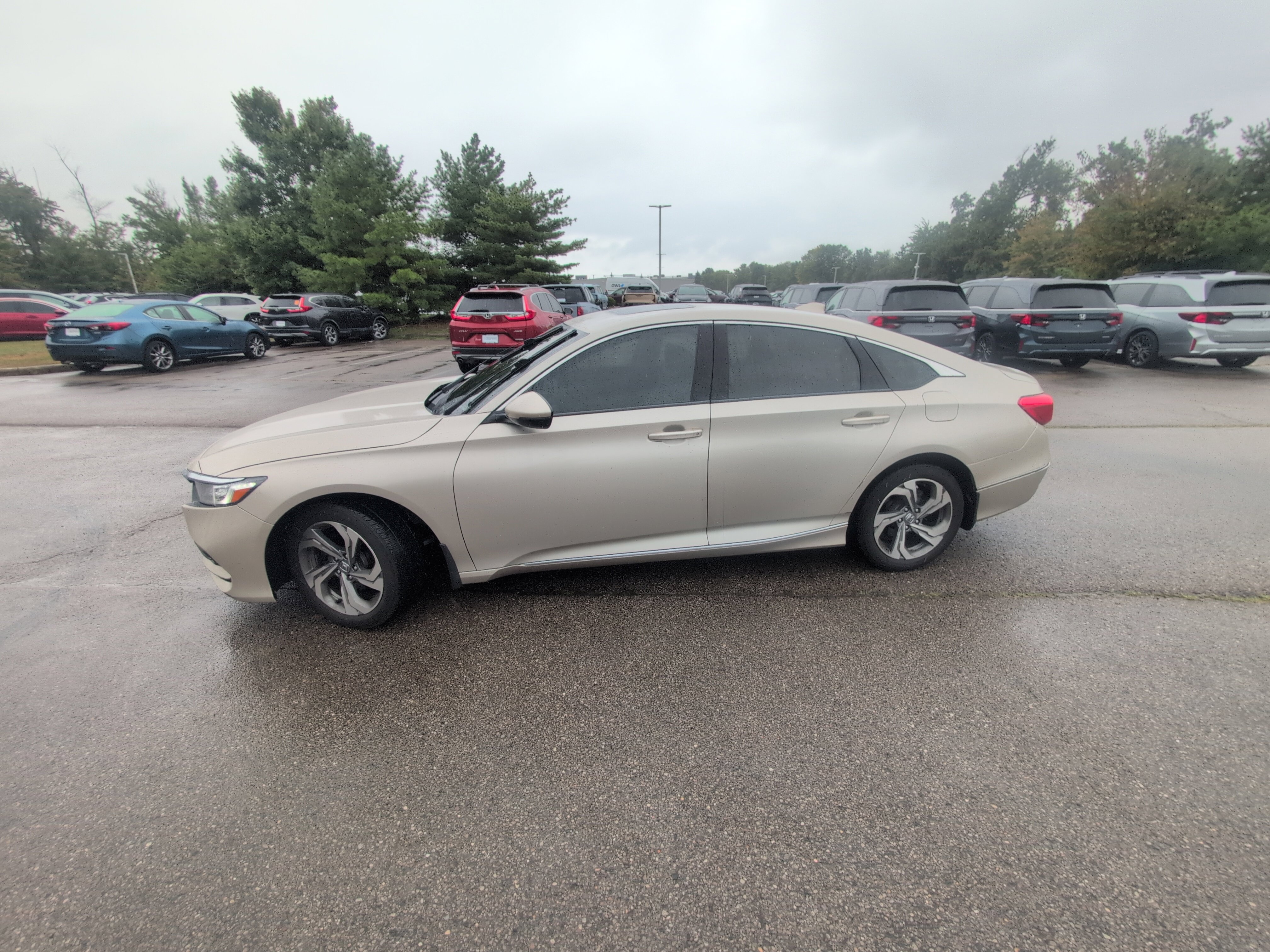 Used 2018 Honda Accord EX-L image 2