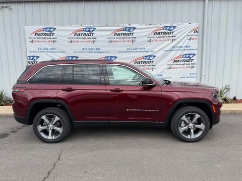 New 2025 Jeep Grand Cherokee Limited image 3