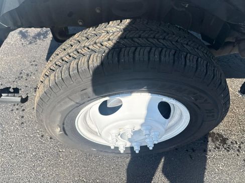 Used 2019 Ford E-350 and Econoline 350 Super Duty RWD image 12