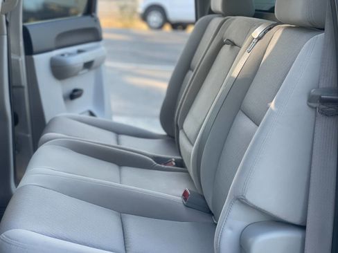 Used 2007 Chevrolet Silverado 2500 LT w/ 2LT Audio Package image 17