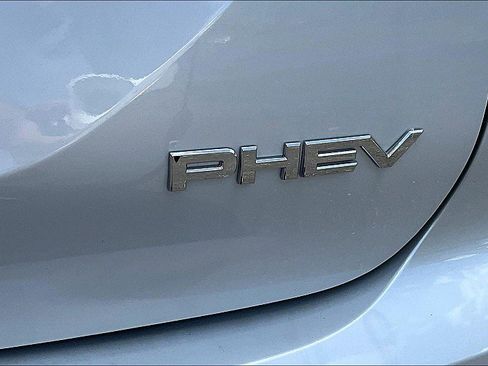 Used 2024 Mitsubishi Outlander ES AWD/4WD image 8