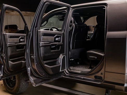 Used 2022 RAM 3500 Laramie w/ Night Edition image 28
