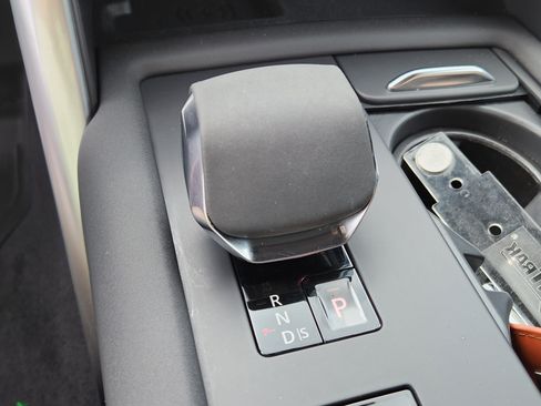 Certified 2024 Land Rover Discovery Dynamic SE AWD/4WD image 23