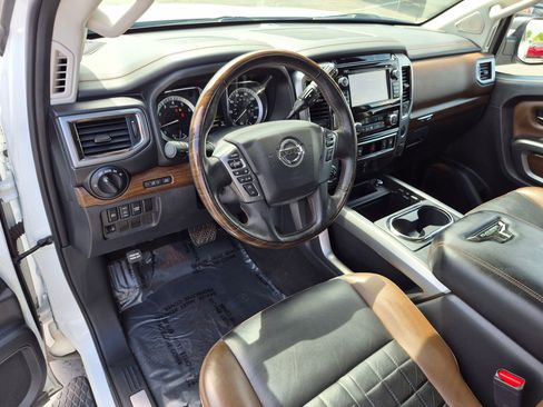 Used 2018 Nissan Titan Platinum Reserve w/ Platinum Utility Package AWD/4WD image 16