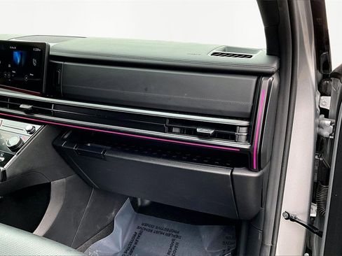 Used 2025 Hyundai Santa Fe Calligraphy image 17