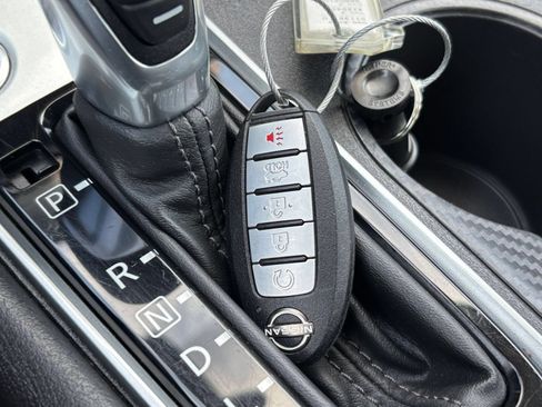 Used 2025 Nissan Altima 2.5 SV FWD image 25