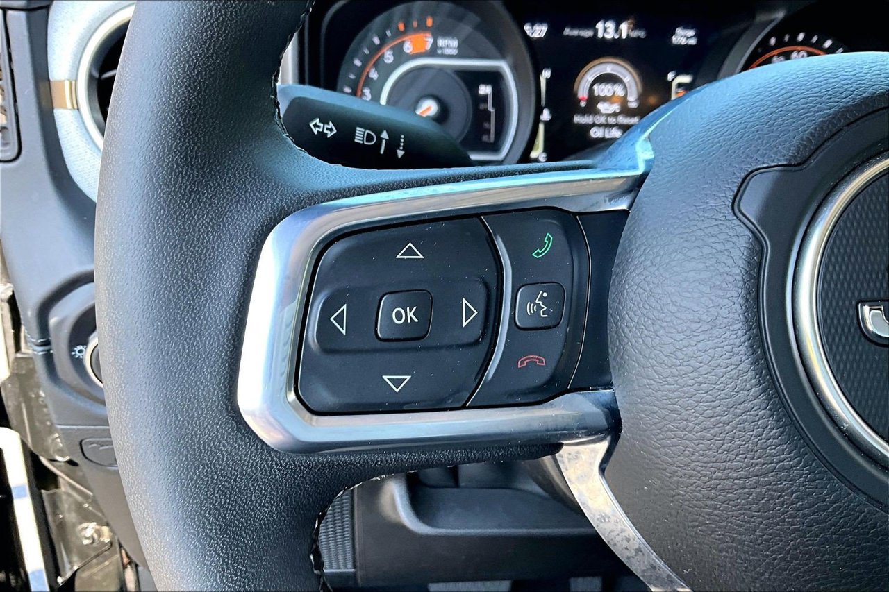 Certified 2026 Jeep Wrangler Unlimited Sahara AWD/4WD image 27