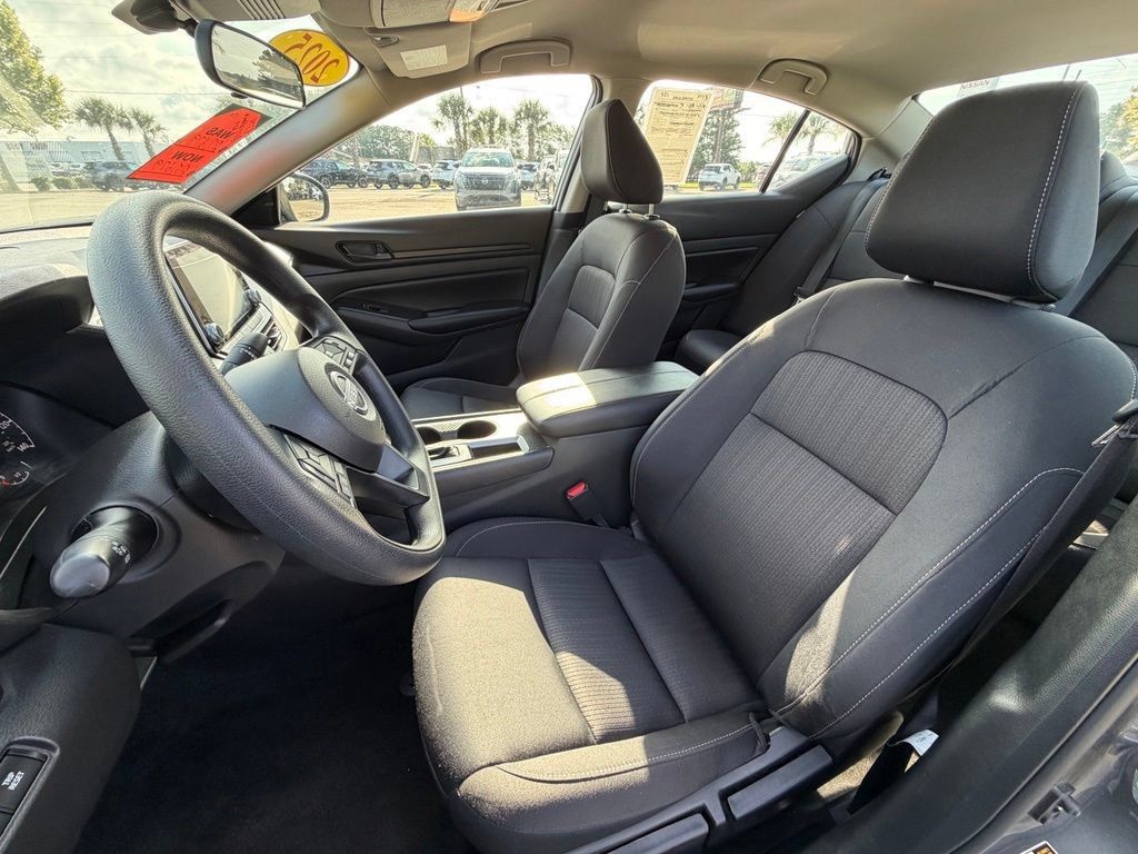 Certified 2025 Nissan Altima 2.5 S FWD image 11