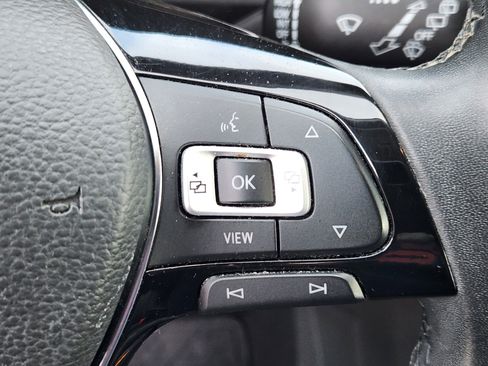 Used 2020 Volkswagen Tiguan SE image 23